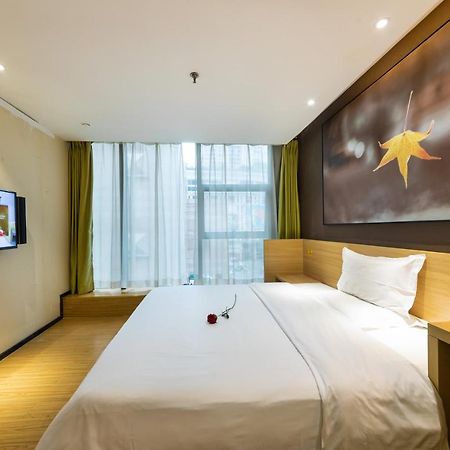Iu Hotel Chongqing Jiefangbei Eksteriør billede