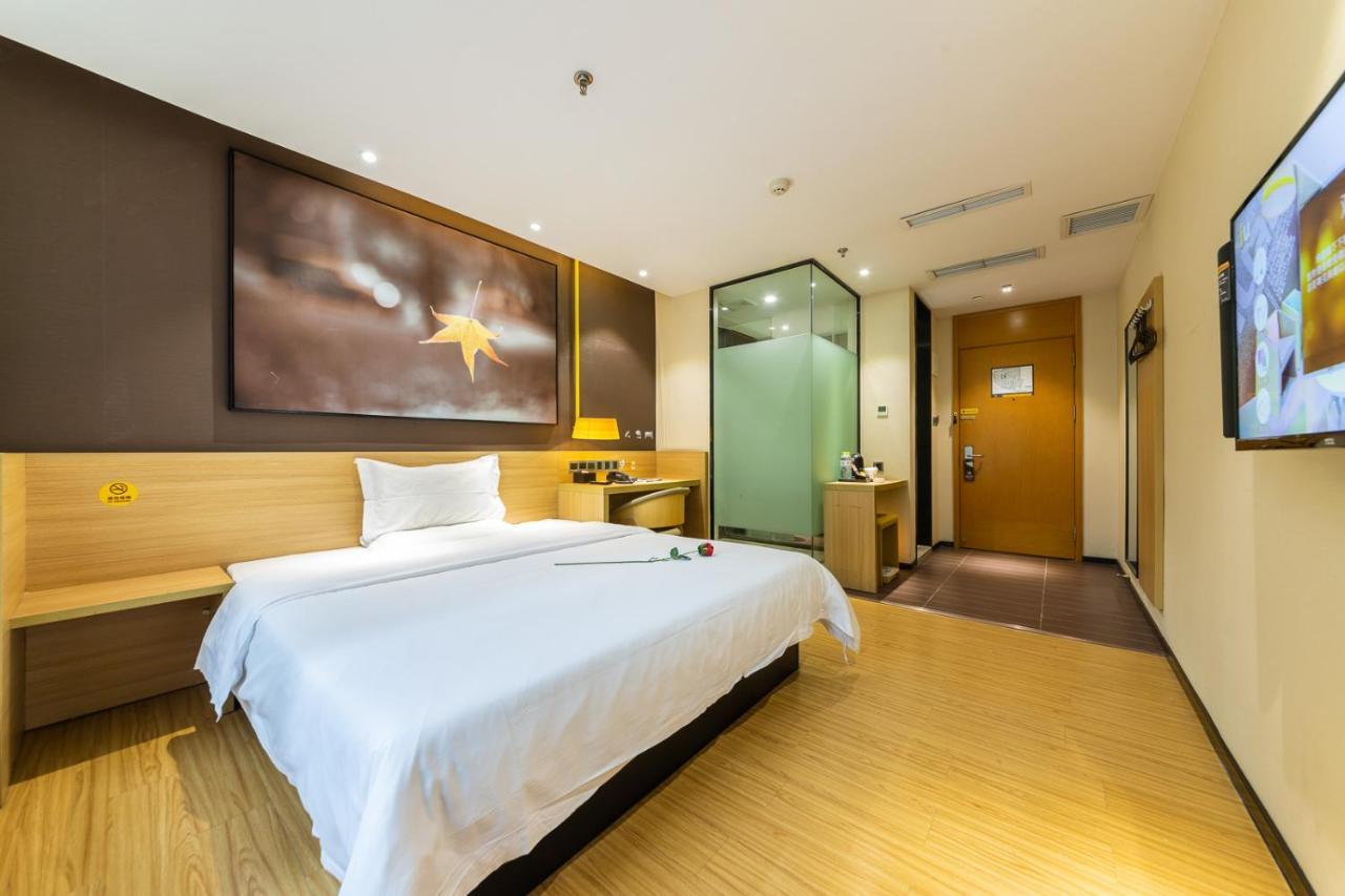 Iu Hotel Chongqing Jiefangbei Eksteriør billede