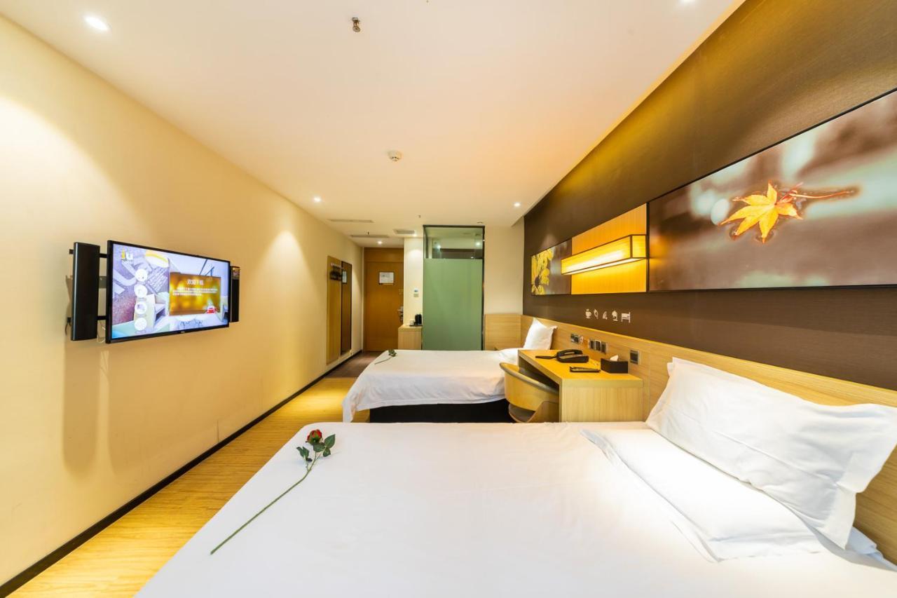 Iu Hotel Chongqing Jiefangbei Eksteriør billede