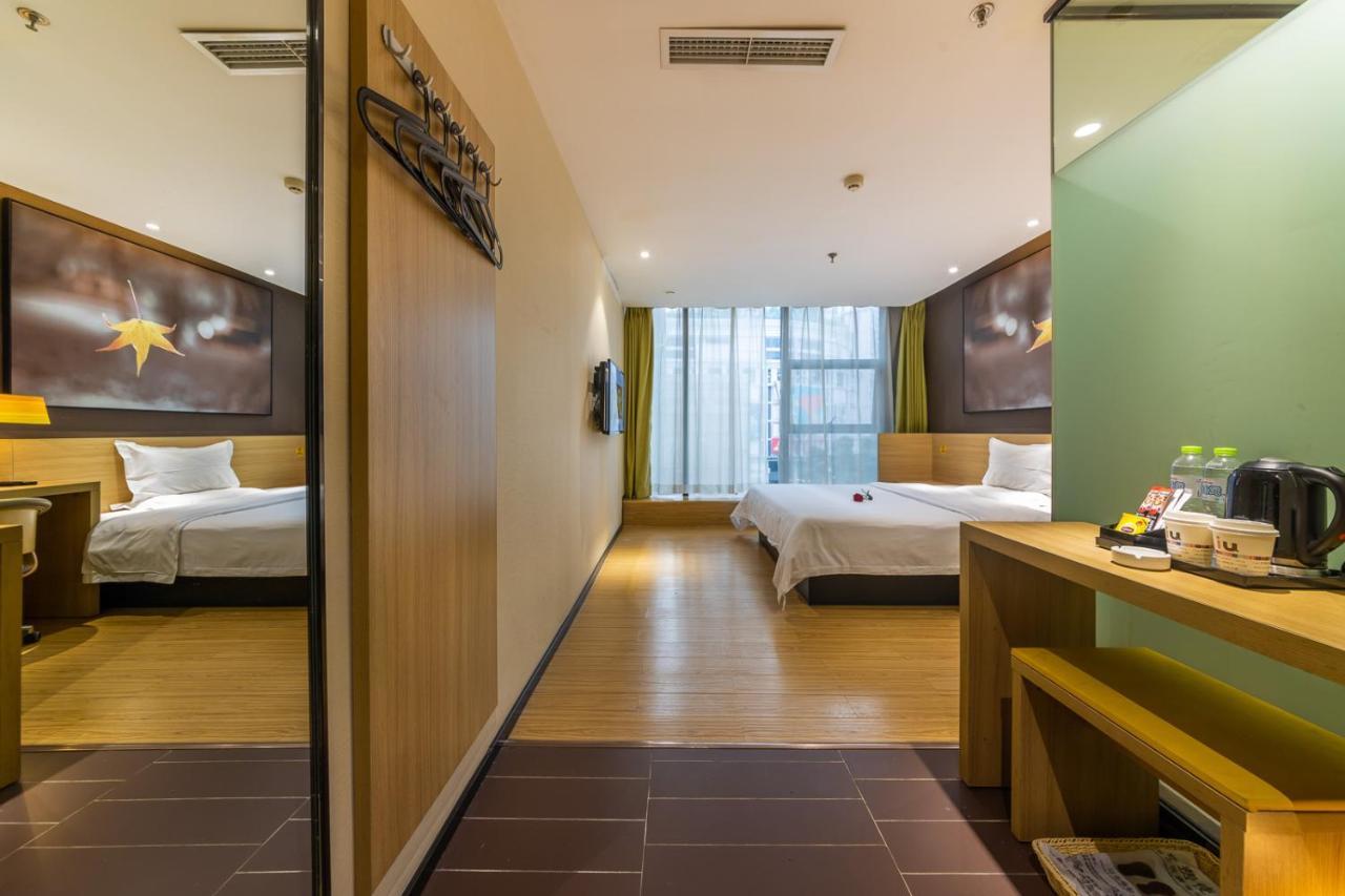 Iu Hotel Chongqing Jiefangbei Eksteriør billede
