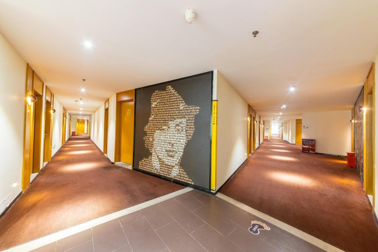 Iu Hotel Chongqing Jiefangbei Eksteriør billede